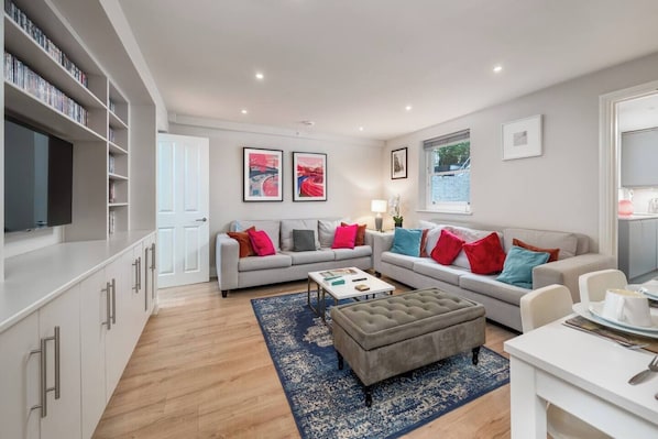 Whether you seek relaxation or intellectual stimulation, our living area provides the perfect sanctuary.