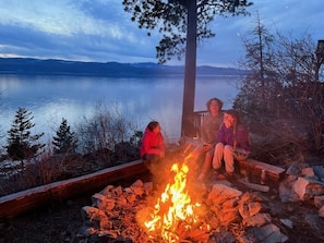 Create memories at the campfire! 