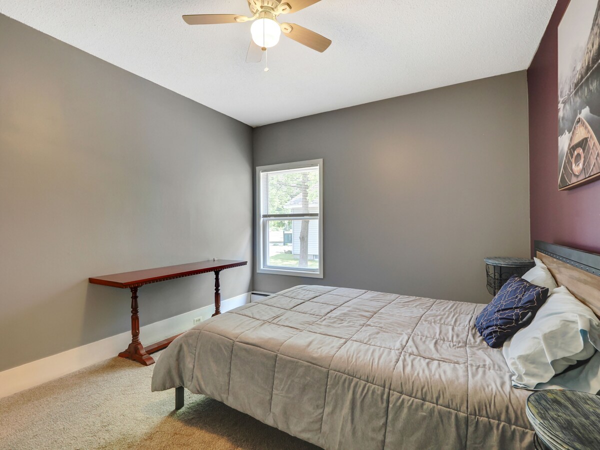 Charming Home Near Downtown and Golf Courses