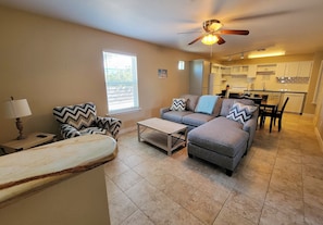 Spacious living and dining area for your group.