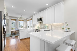 Fully loaded kitchen with cookware, spices, even coffee, creamers and teas!