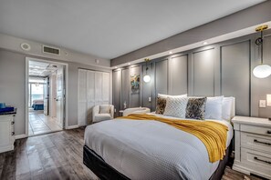 Second bedroom with a queen bed