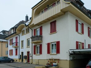 Gebäude, Eigentum, Fenster, Himmel, Rad, Auto, Fahrzeug, Haus