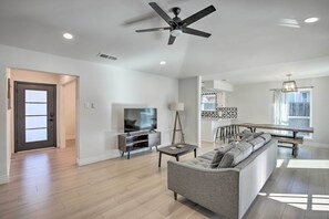 Living Room | Central A/C & Heating | Smart TV