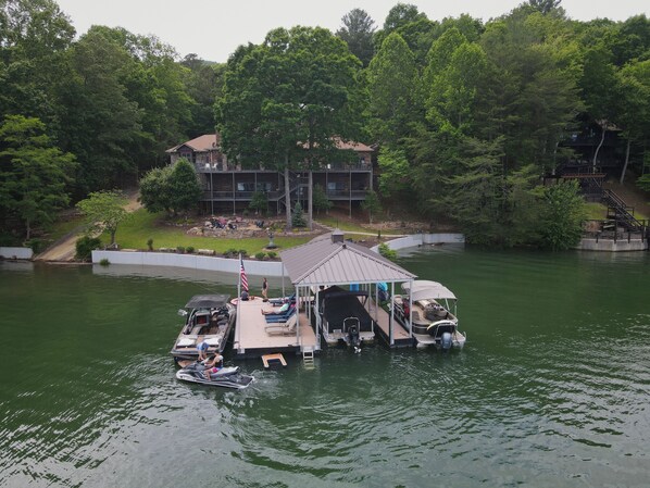 Blue Ridge Lakeside Chateau - Lake View (Credit to Blue Ridge Boat Rentals)