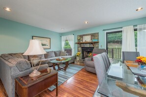 Living and dining area