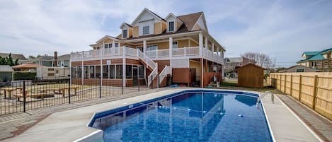 Private Pool Area