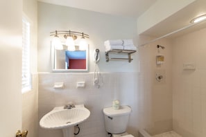 Quaint, Lakeside Standard Hotel Room with Kitchenette image 5