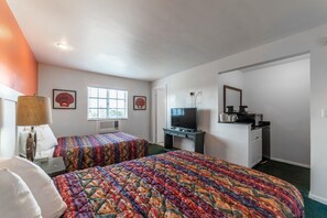 Quaint, Lakeside Standard Hotel Room with Kitchenette image 2
