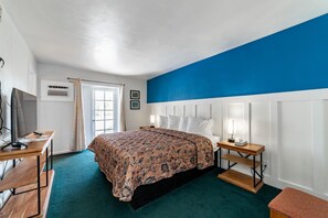 Quaint, Lakeside King Hotel Room with Kitchenette and Balcony  image 2