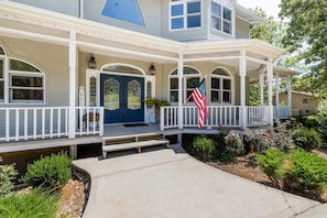 Front porch and entry way