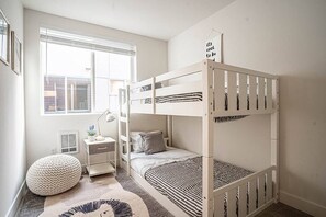 2nd floor bed room with bunk beds