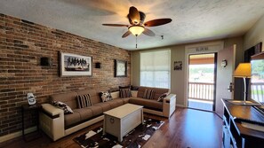 COWBOY FAMILY SUITE! Perfect for Large Groups!  204 (1220)