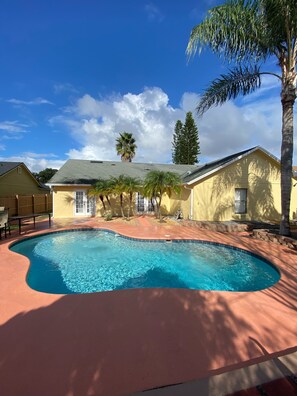The pool varies in depth, 6ft at the deepest end (next to the guest house)