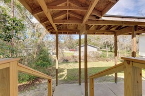 Backyard | Pet Friendly w/ Fee