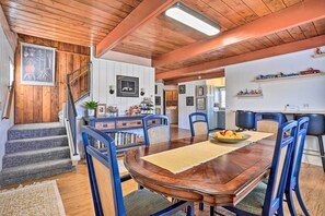 Dining Room | Dishware Provided