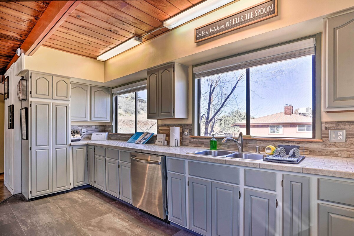 Prescott Home w/ Deck + Grill: Close to Hiking!