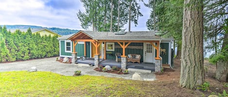 Port Ludlow Vacation Rental Cottage | 3BR | 2BA | 1,600 Sq Ft | 1 Step to Enter