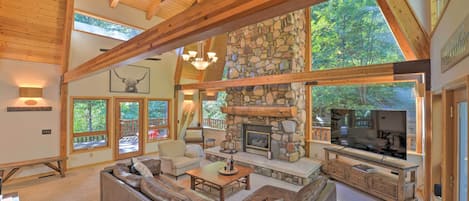 Alpine Vacation Rental | 3BR | 3.5BA | Access Only By Stairs | 2,800 Sq Ft