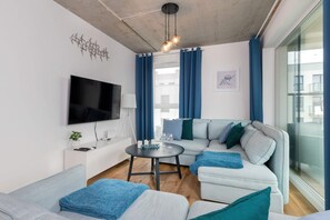 Unwind on the comfortable sofa that can be converted into double bed.