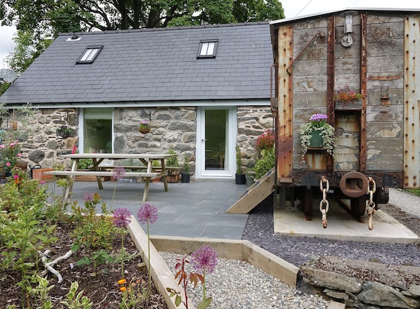 Y Lle Hysbys guest annexe
