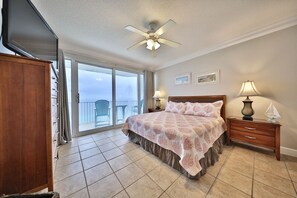 Gulf front master bedroom.