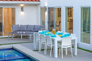 Poolside alfresco dining