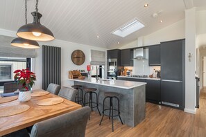 Luxury Lodge with Hot Tub