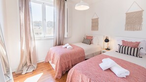 Bedroom #2 with two single beds #airbnb #airbnblisbon #portugal #pt #lisbon #lovely #home #bedroom #sweet