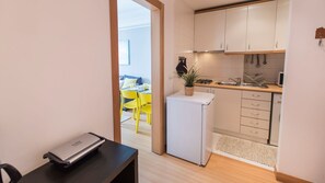 Kitchenette with what you may need for the preparation of a tasteful homemade meal #airbnb #airbnblisbon #portugal #pt #lisbon #home #vacations