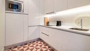 This kitchen is fully-equipped with all the amenities necessary for the making of a delicious and warm homemade meal #airbnb #airbnblisbon #portugal #pt #lisbon #downtown #heartoflisbon