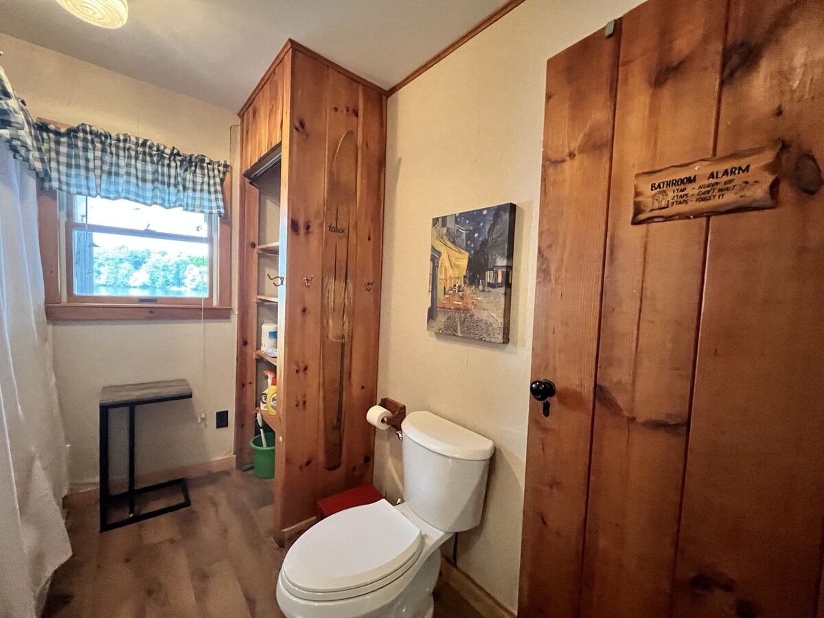 Cozy Lakeside Cottage – Readfield, ME