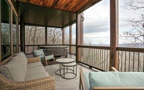 Peaceful deck with plenty of seating