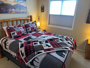 Second bedroom with queen bed. New mattress. 
