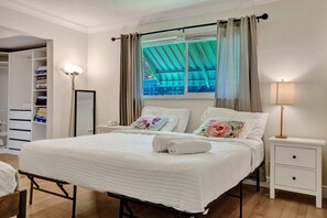 Bedroom 4 with One King Bed