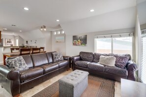 733 living room