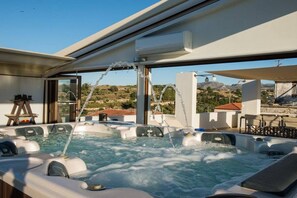 Athina House Spa&Hammam - Roof Terrace with Spa Wirlpool, BBQ & Dinning  Area