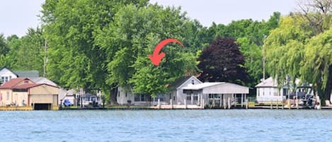 Lakehouse Fairhaven offers (2) covered boat wells w lifts 