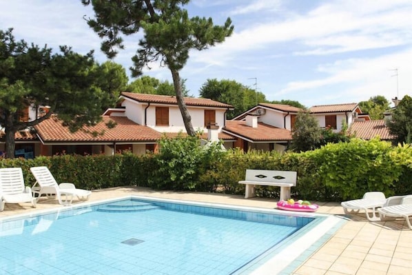 Holiday Home Swimming Pool