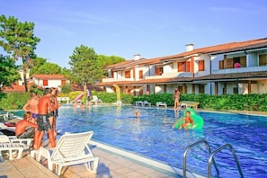 Holiday Home Swimming Pool