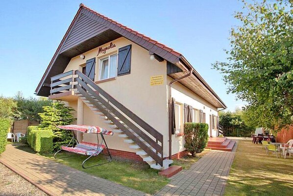 Außenseite Ferienhaus [Sommer]