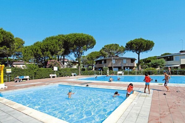 Holiday Home Swimming Pool