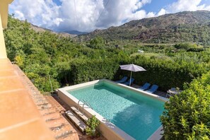 Holiday Home Swimming Pool