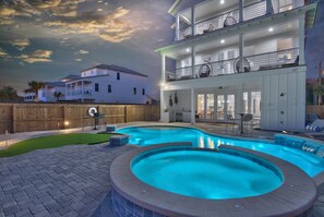 Large hot tub with waterfall 