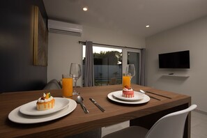 Have a quick snack in this dining space/counter.