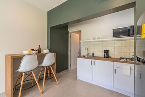There is a dedicated space to serve a small meal for your friends or family.