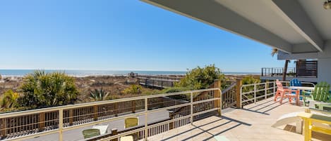 Welcome to The Sanctuary! Full Length Oceanfront Porch