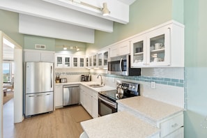 Luxury, Fully Stocked Kitchen