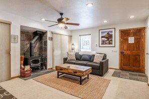 Living Room, Flat Screen TV, Wood Burning Stove (Wood Provided)