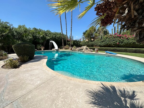 Oasis Pool (2)